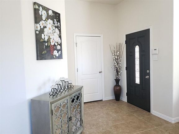 3rd image of 701 Guadalupe Ct