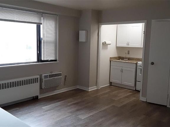 3rd image of 11720 Edgewater Dr APT 704