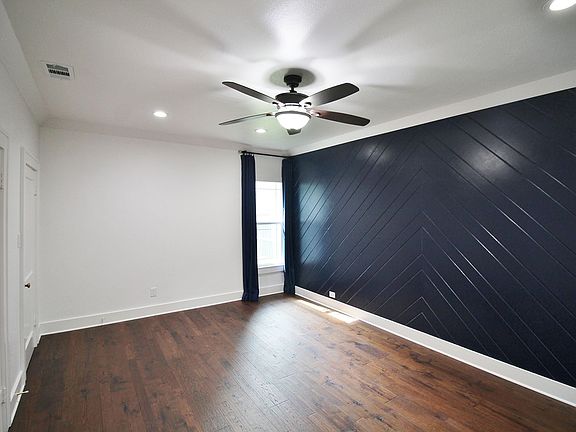 4th image of 806 Bryson St