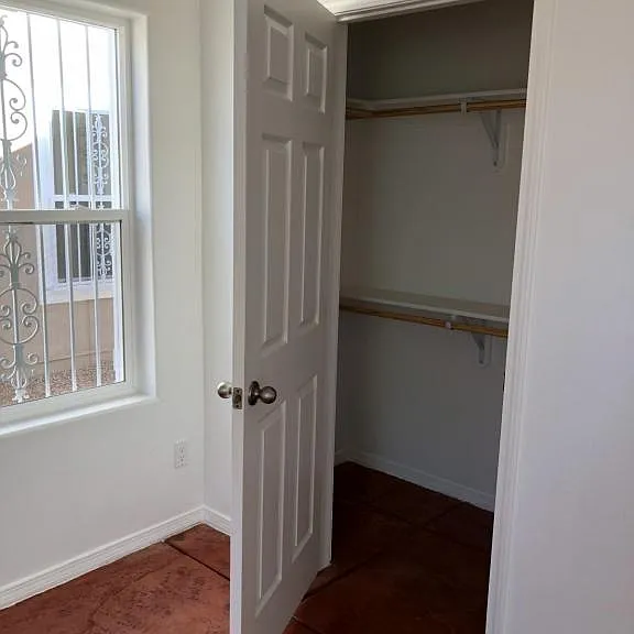 1703 E Lomas Blvd NW — Photo 12