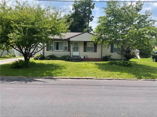 29 Patton Rd, Woonsocket, RI 02895