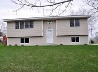 631 Pleasant St E, Maple Lake, MN 55358