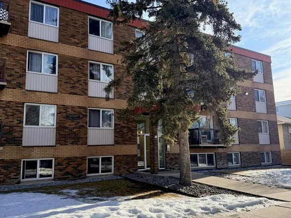 10725 111th St NW #106, Edmonton, AB T5H 3G2