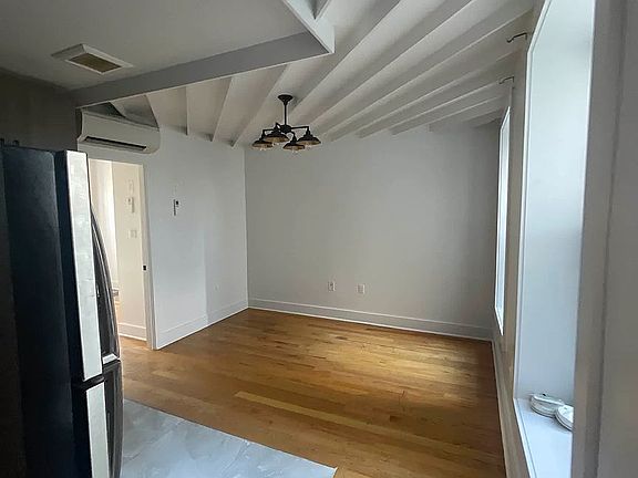 3rd image of 936 Dekalb Ave #405