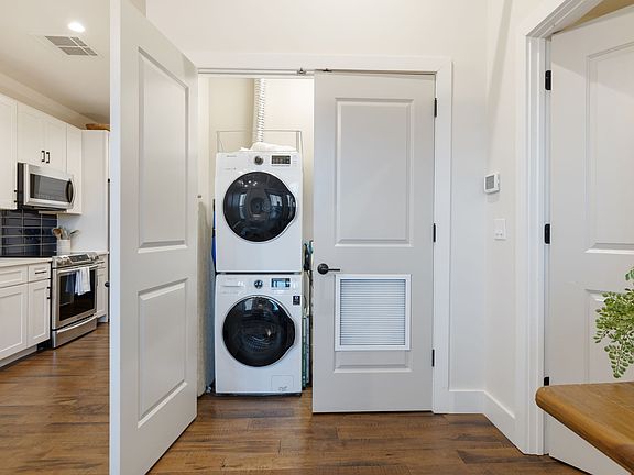 4th image of 612 21st Ave N APT 411