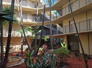 Fox Chase, Miami, FL 33126