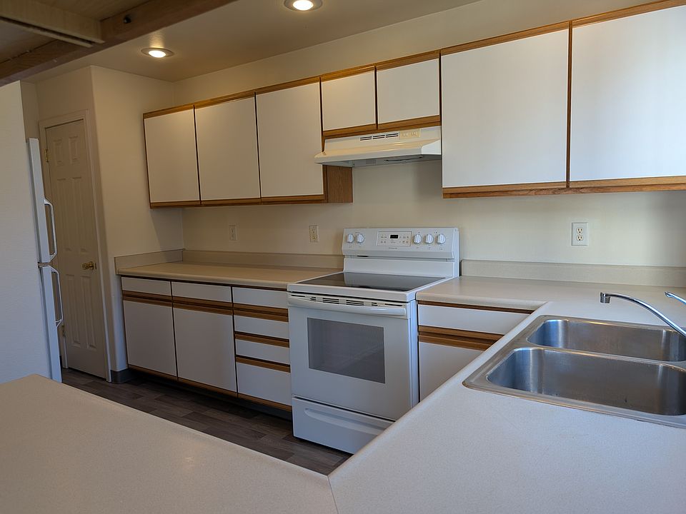 1st image of 3020 W Villard St Unit C-1