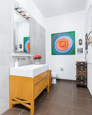 Sold by Modern Spaces | media 12