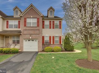 218 Larkspur Ln, Hatfield, PA 19440