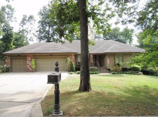 4248 E Linwood St, Springfield, MO 65809