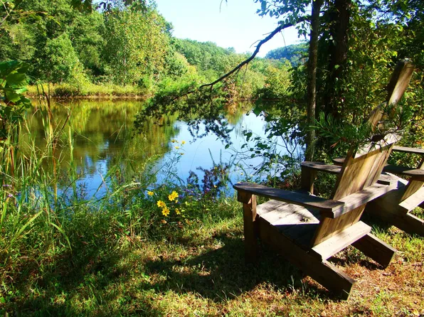 790 McSwain Branch Rd, Irvine, KY 40336