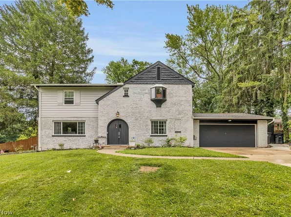 607 Castle Blvd, Akron, OH 44313