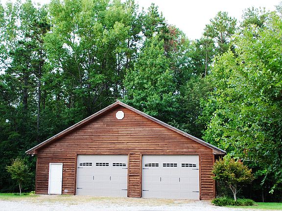 Detached Garage w/ water 