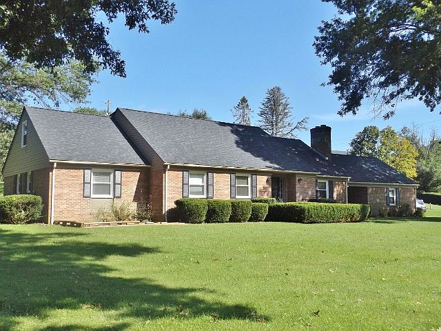 1st image of 310 Park Dr