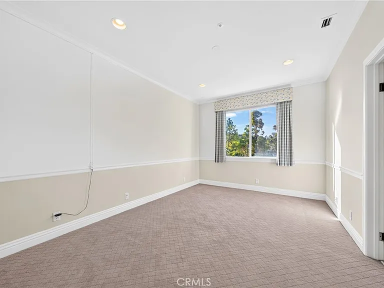 21004 Mendenhall Ct — Photo 46