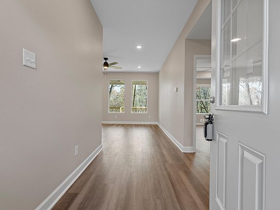 2nd image of 118 Gray Cir