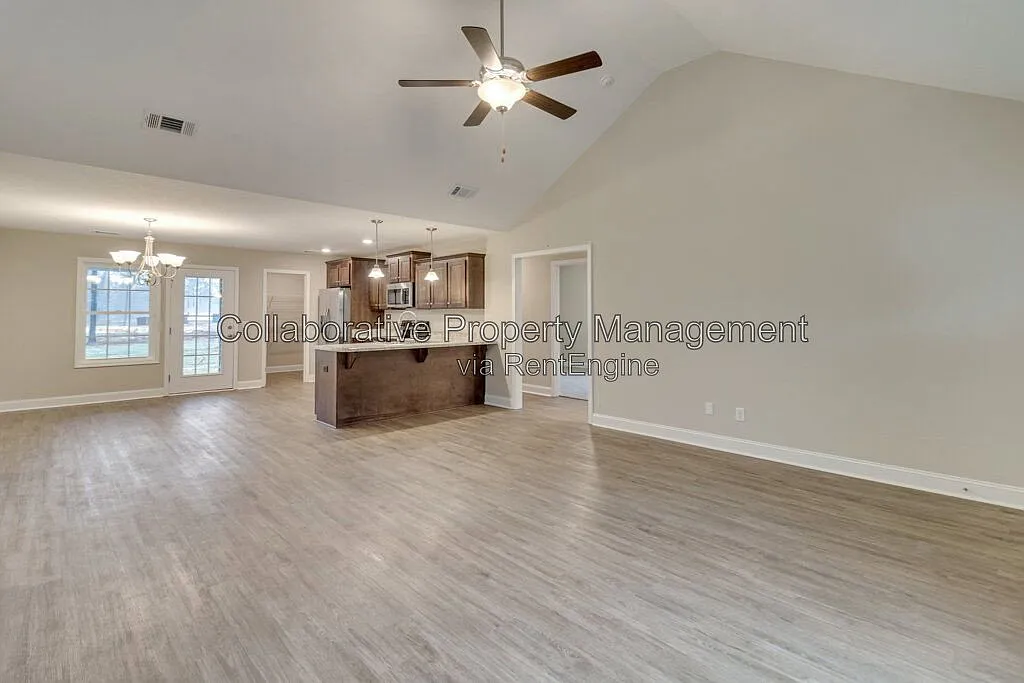 4 bed, 2.0 bath, 1848 sqft, $2,400 — Photo 3