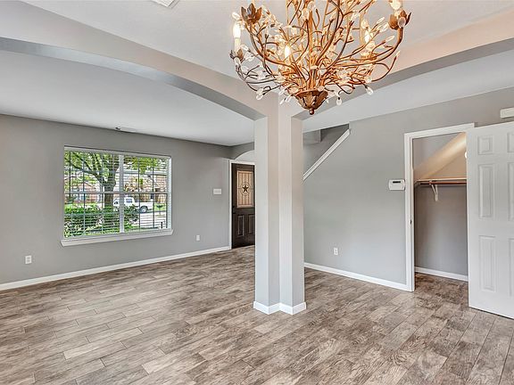 5th image of 2880 Lost Cove Ct