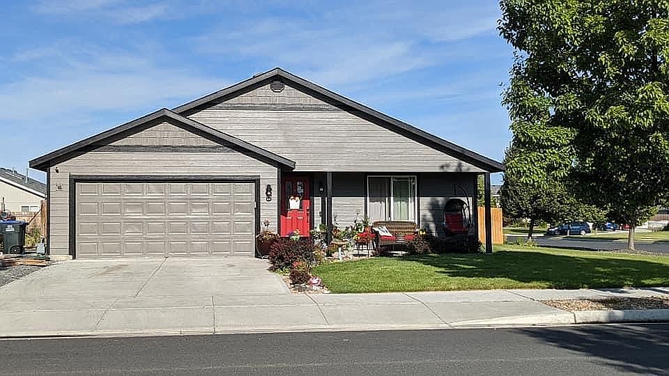 2nd image of 2000 Leanne Ave
