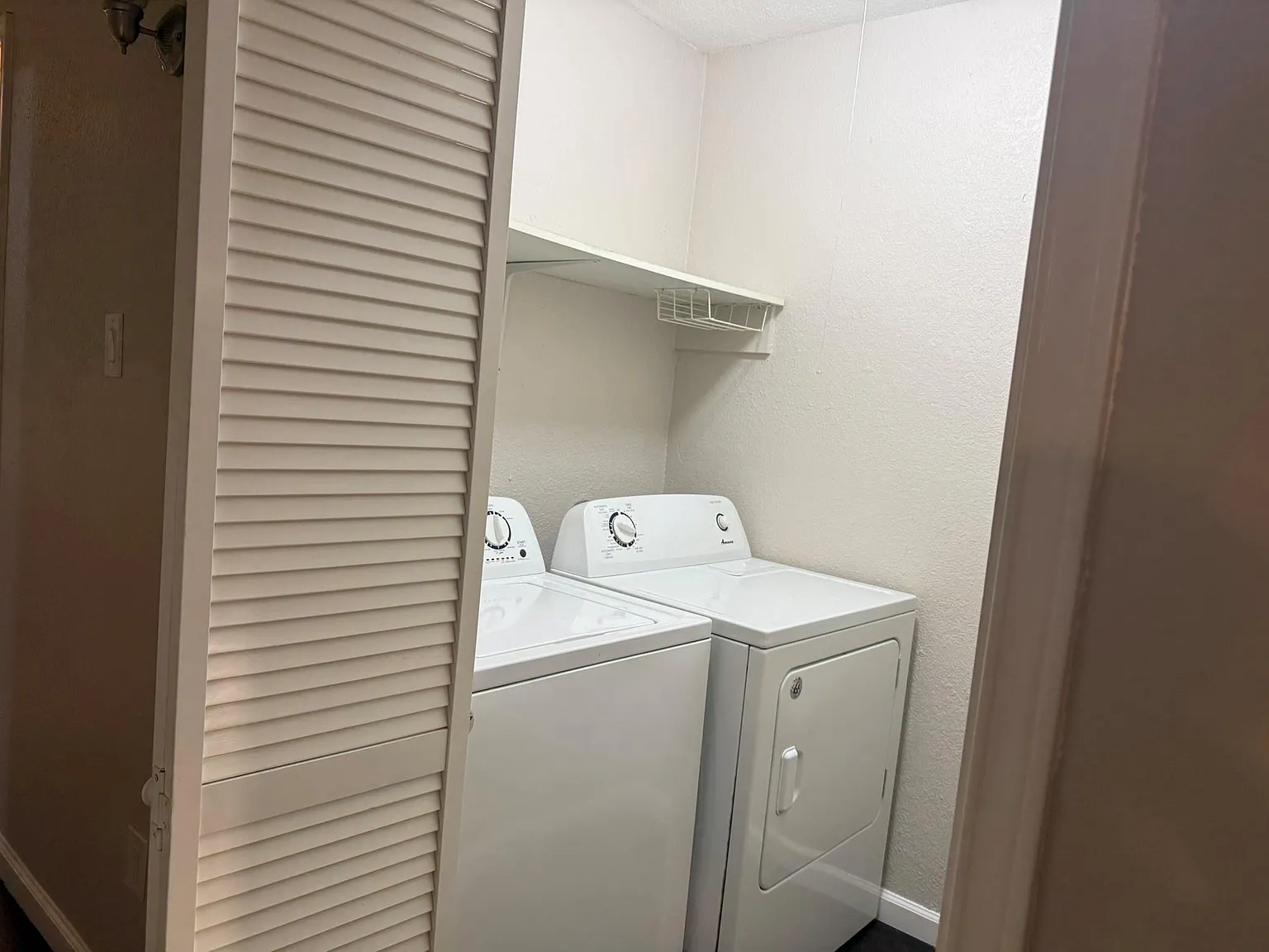 2 bed, 1.0 bath, 885 sqft, $1,125 — Photo 4