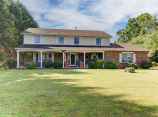 1A West Dr, Castleton, NY 12033