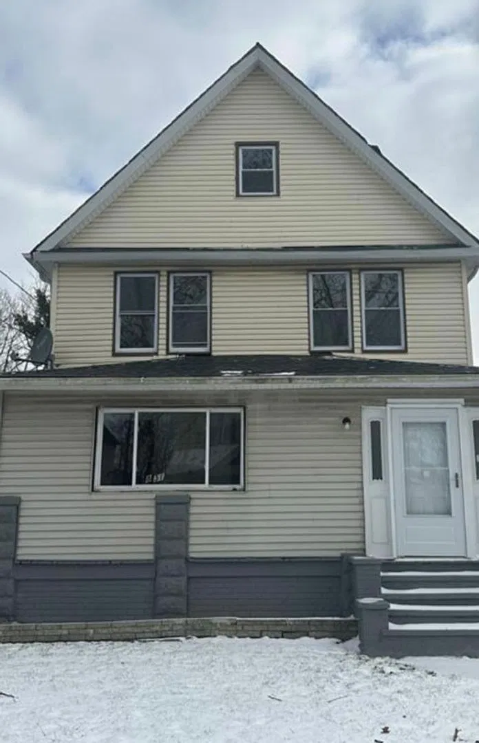 5bd Single Section 8 — Photo 1