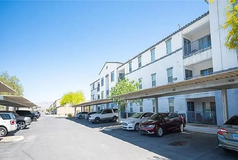 2 bed, 1382 sqft, $1,499 — Photo 4