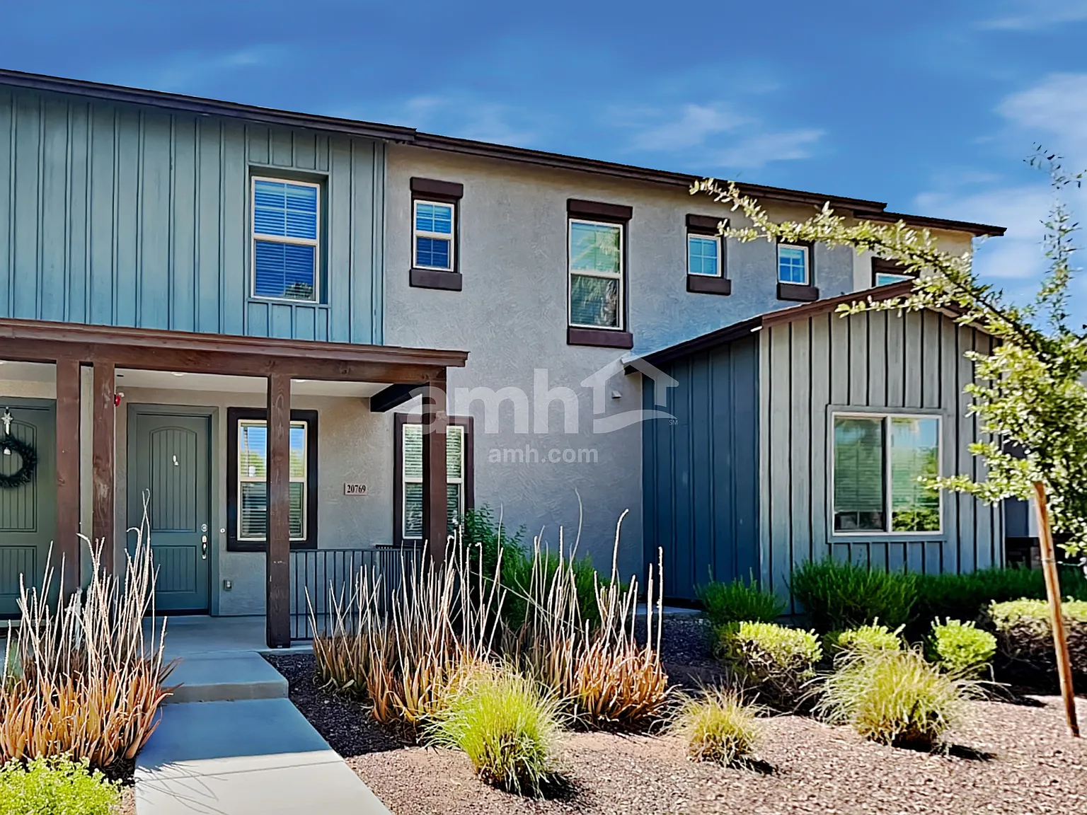 3 bed, 2.5 bath, 1749 sqft, $1,930 — Photo 1
