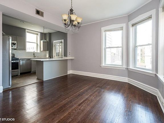 3rd image of 4846 Winchester Ave #2