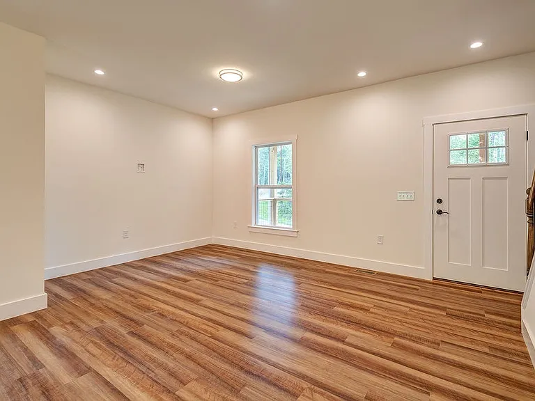 204 Cascade Ridge Rd — Photo 6