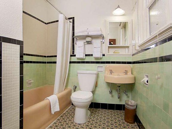 3rd image of 1600 Central Ave #100