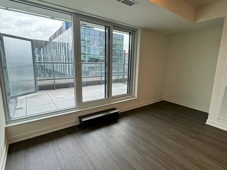 425 Front St E #701 — Photo 9