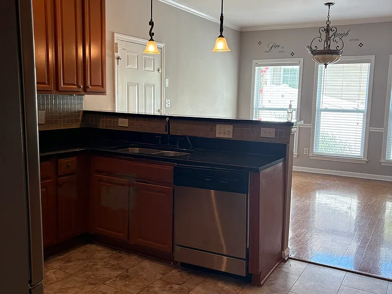 403 Saint Dunstans Ct — Photo 8