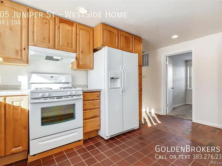 705 Juniper St #WESTSIDE HOME — Photo 8