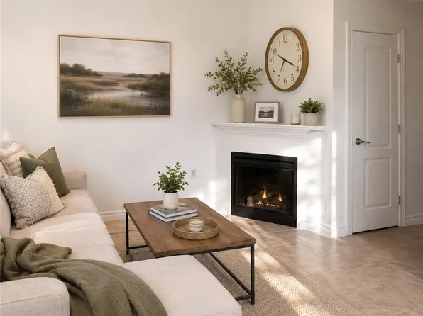 300 W Beech St Unit 10, San Diego, CA 92101