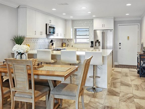 4th image of 5575 Gulf Blvd APT 334