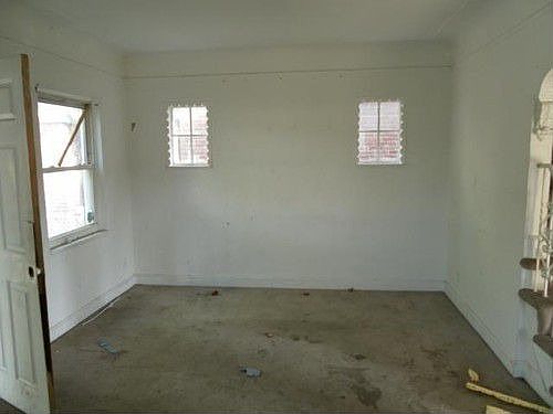 5th image of 15915 Saint Marys St