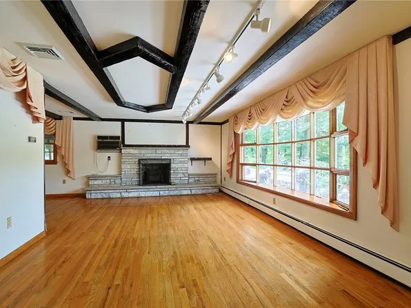 10 Greenwood Drive, Beacon, NY 12508