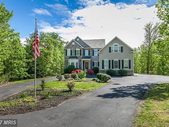2nd image of 384 Gentle Breeze Cir