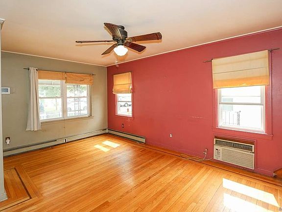 5th image of 15 Francis Ct