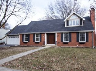 208 S Charles St, Naperville, IL 60540