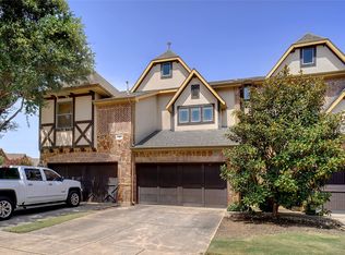 933 Brook Forest Ln, Euless, TX 76039