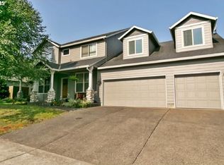 1447 N Hazelnut Ct, Canby, OR 97013