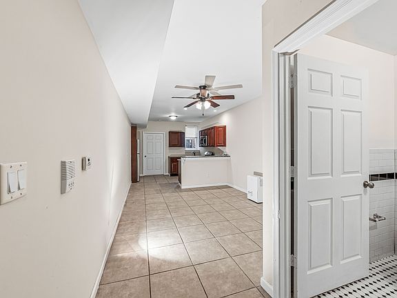 3rd image of 18 Brinkerhoff St APT 1
