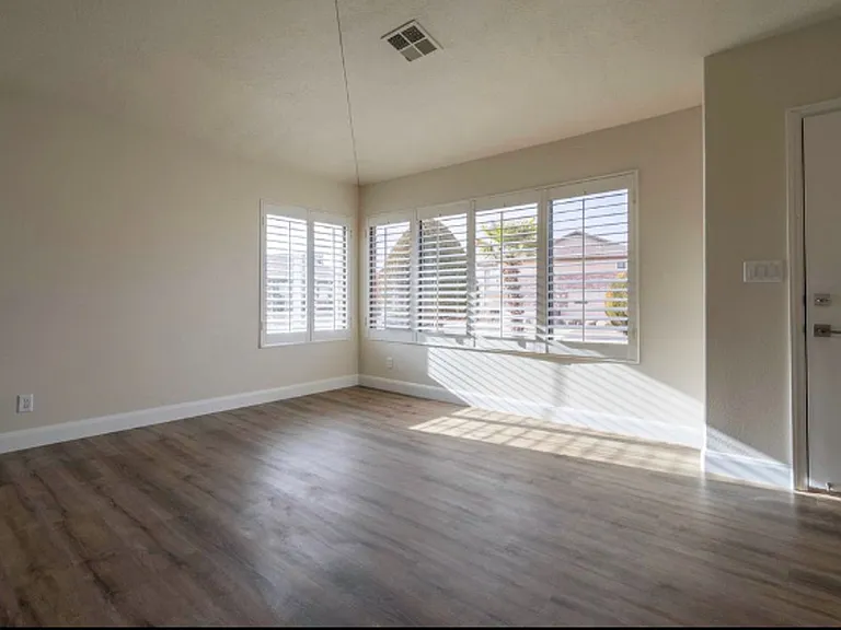 2349 S Legacy Dr — Photo 5