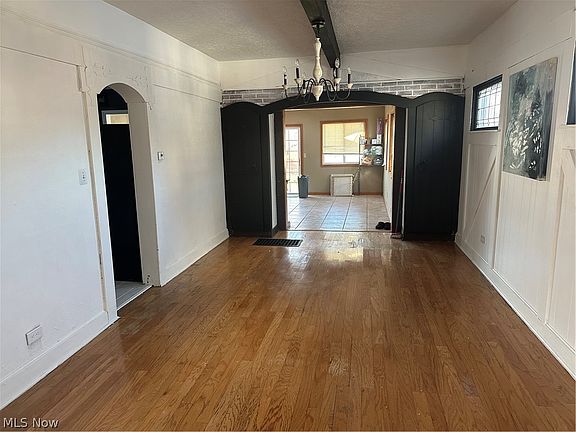 3rd image of 3514 Poe Ave