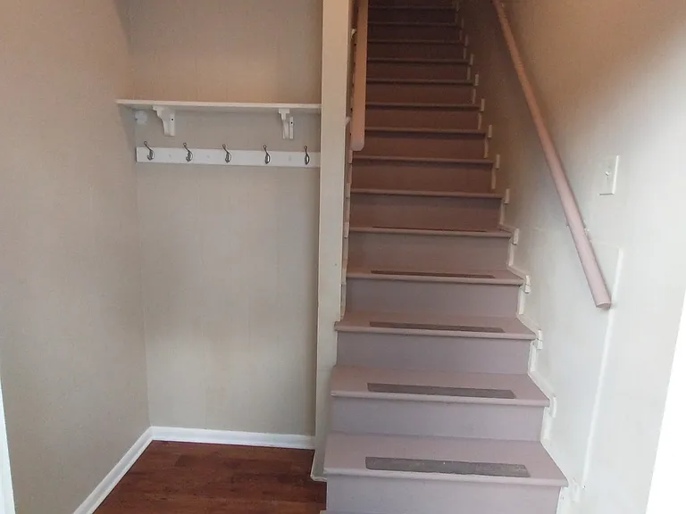 White Oak Cir NW — Photo 4