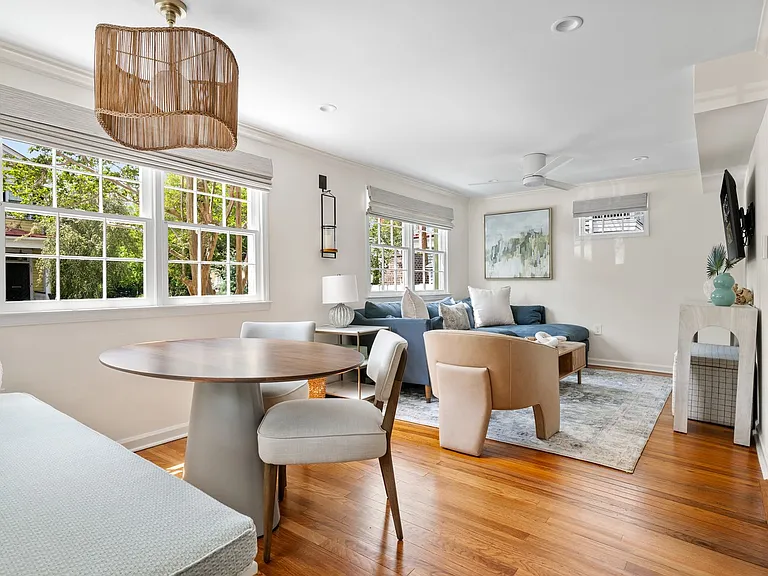 6 Smith Pl — Photo 2
