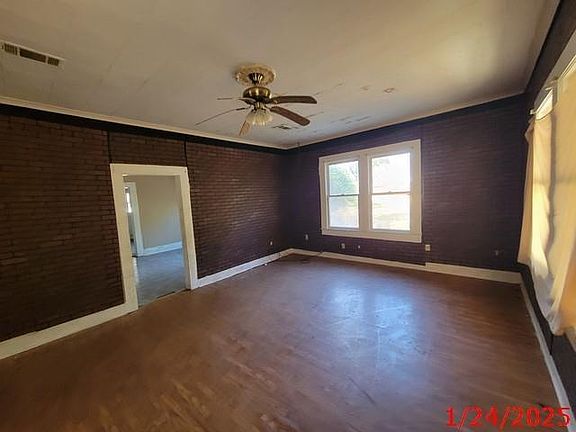 3rd image of 1224 1/2 Aubrey St E