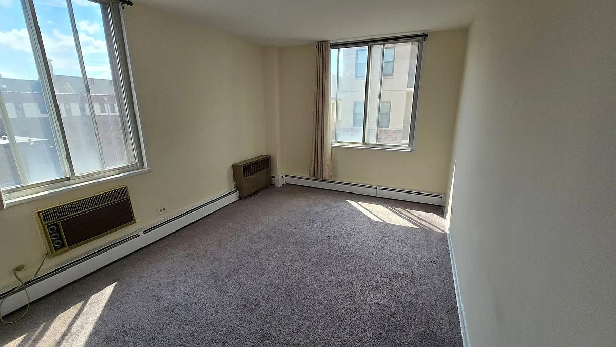 Building Photo - 1616 HINMAN